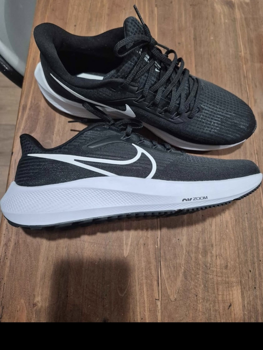 Nike Air Zoom Running Shoes - Black & White